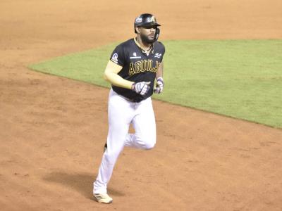aguilas-remontan-con-epica-ante-un-licey-que-se-tambalea