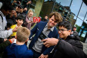 carlsen-gana-el-norway-chess-por-7a-vez-tras-rozar-el-desastre