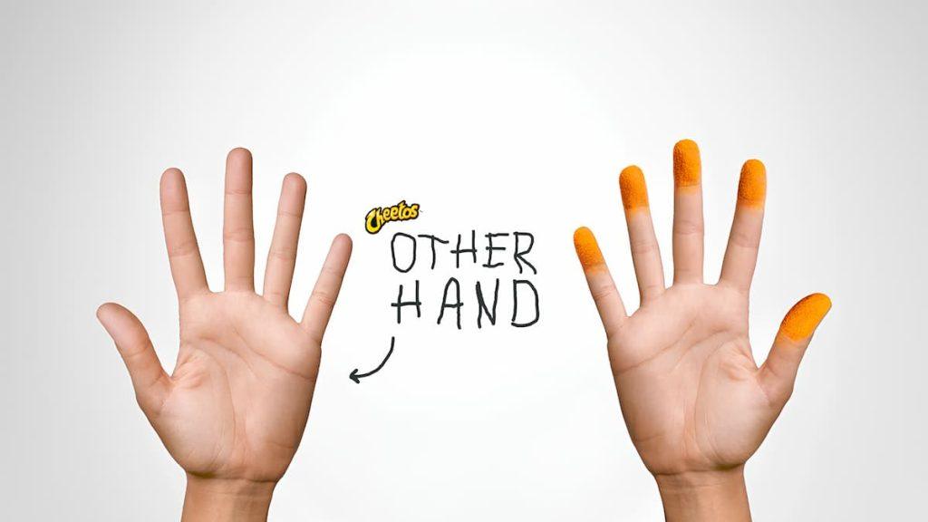¿comes-cheetos-con-una-sola-mano?:-la-marca-desata-el-caos-con-«other-hand»