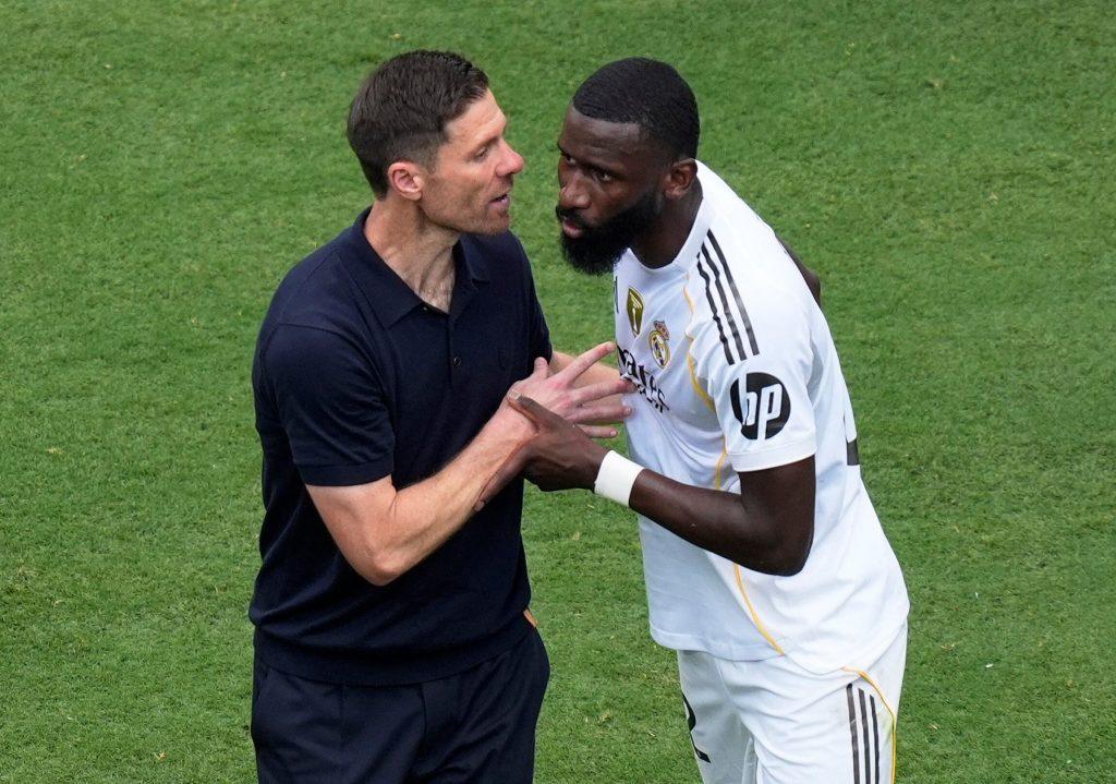 xabi-alonso-valora-la-“inteligencia”-del-madrid-y-le-lanza-otro-aviso-a-raul-asencio