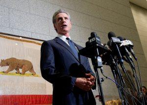 el-gobernador-de-california-demanda-por-difamacion-a-fox-news-tras-una-misteriosa-llamada-con-donald-trump