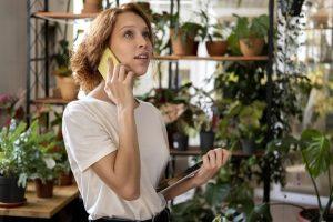 google-continua-redisenando-su-buscador-con-ia.-su-nueva-funcion-habla-por-telefono-con-negocios-en-tu-nombre
