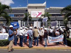 contratistas-reclaman-al-nuevo-ministro-de-hacienda-pago-de-deuda
