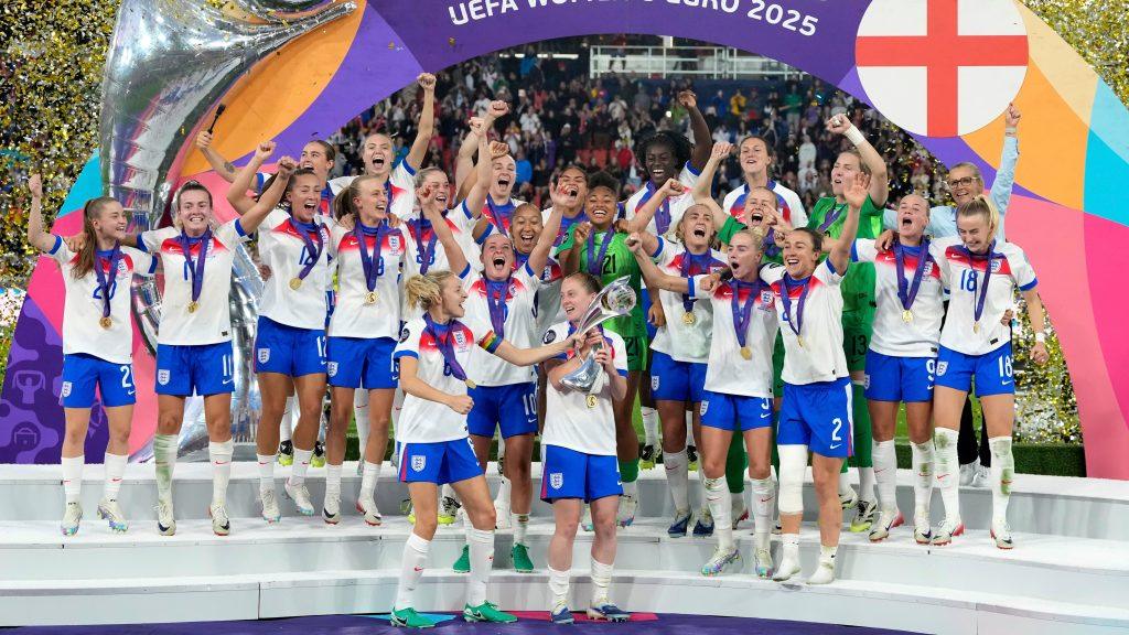 inglaterra-se-corona-en-los-penaltis-ante-una-espana-que-se-va-de-la-eurocopa-con-la-cabeza-alta
