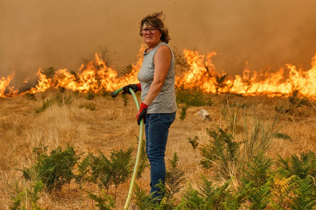 ultima-hora-de-los-incendios-en-espana,-en-directo-|-el-fuego-permanece-activo-en-38-focos-y-arrasa-mas-de-110.000-hectareas
