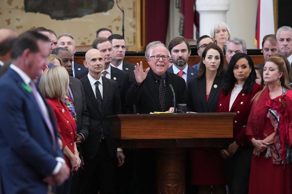 texas-aprueba-el-nuevo-mapa-electoral-que-refuerza-la-ventaja-de-trump-en-el-congreso-y-desencadena-la-reaccion-de-california
