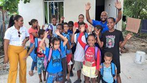 Imagen relacionada con Hermanos Tavera Realiza un Impactante Evento de Entrega de Útiles Escolares