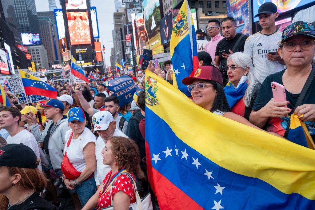 la-administracion-trump-cancela-el-tps-otorgado-a-casi-300.000-venezolanos-en-2021