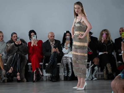 la-hija-trans-de-elon-musk-debuta-como-modelo