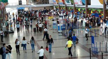 video-caos-en-el-aila-por-apagon-electrico