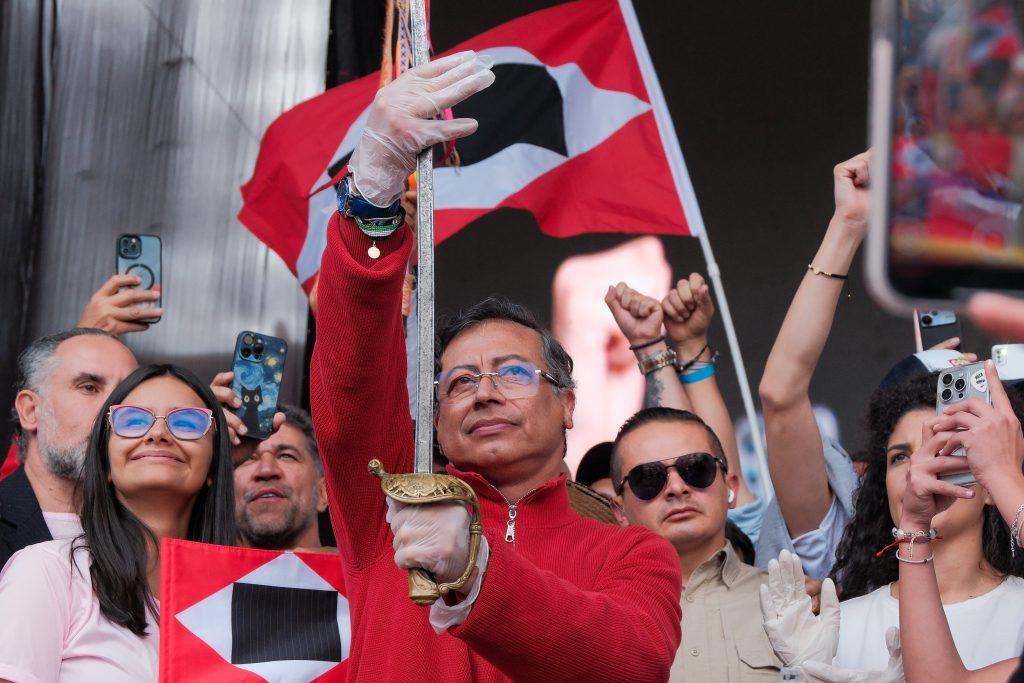 la-“guerra-a-muerte”,-el-oscuro-periodo-de-bolivar-que-petro-insiste-en-reivindicar