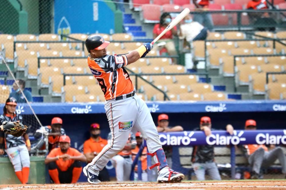 toros-contratan-receptor-colombiano-ronaldo-hernandez