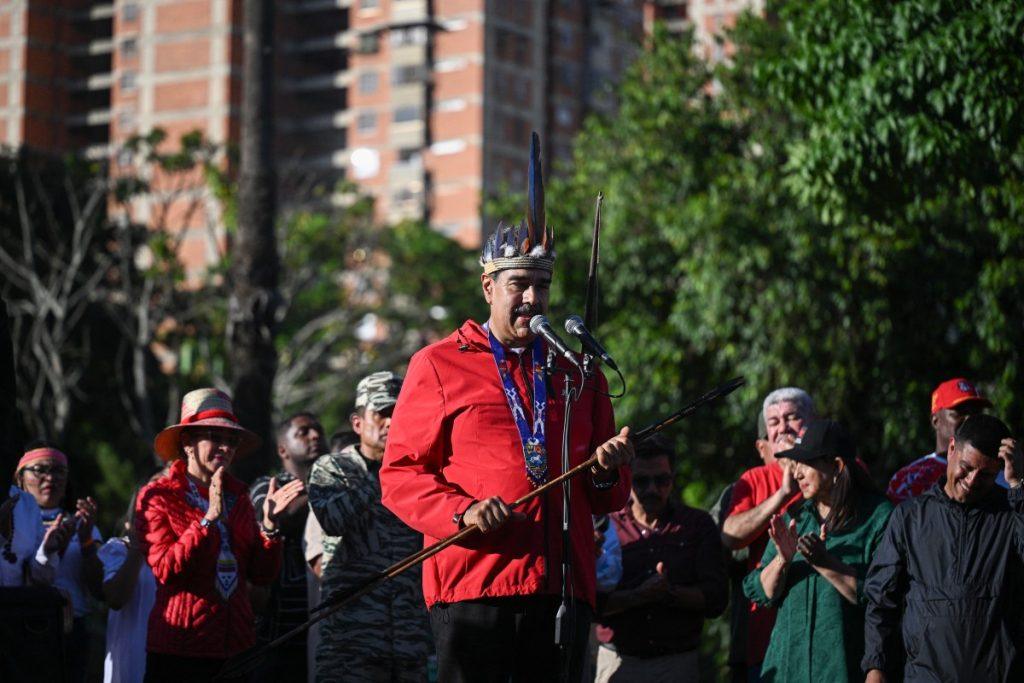 maduro-tacha-de-«bruja-demoniaca»-a-machado-tras-premio-nobel