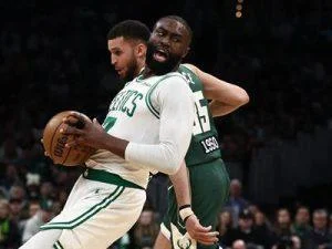 nba:-los-celtics-destrozan-a-unos-bucks-en-caida-libre