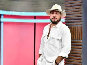 sacha-estrena-“se-vende-medio-corazon”-por-san-valentin