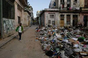 la-deuda-del-gobierno-cubano-con-las-empresas-espanolas-ronda-como-minimo-los-300-millones-de-euros