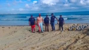 realizan-operativo-de-limpieza-y-recuperacion-ambiental-en-playa-macao