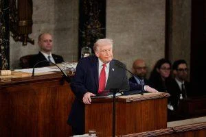trump-redobla-su-apuesta-por-los-aranceles-pese-al-golpe-del-supremo-en-su-discurso-del-estado-de-la-union