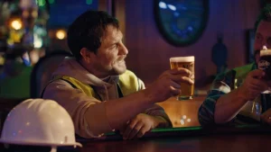 modelo-posiciona-su-cerveza-como-la-recompensa-(merecidisima)-que-pone-colofon-a-un-gran-esfuerzo