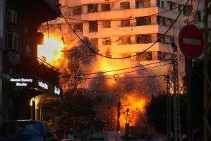 ultima-hora-del-ataque-de-estados-unidos-e-israel-contra-iran,-en-directo-|-iran-ataca-tel-aviv-en-represalia-por-la-muerte-del-numero-dos-del-regimen-mientras-israel-bombardea-beirut