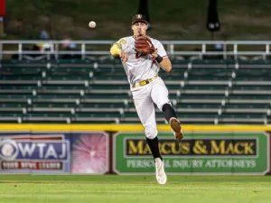 mlb:-piratas-envian-al-prospecto-konnor-griffin-a-menores