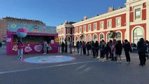 fini-conquista-madrid-con-la-«mochi-arena»,-una-batalla-real-por-el-ultimo-bocado