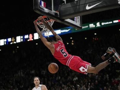 LaVine anota 30 y Bulls doblegan a Pistons en París