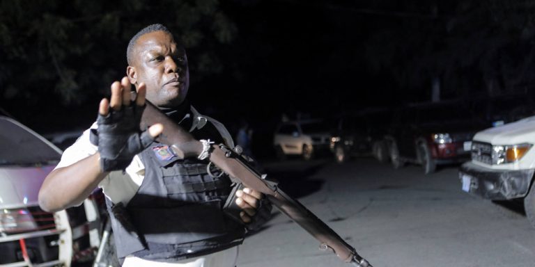 acusan-a-mandos-de-la-policia-de-la-muerte-de-siete-agentes-en-haiti