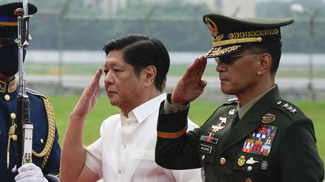 dimite-el-ministro-de-defensa-de-filipinas-en-medio-de-temores-de-una-posible-agitacion-militar