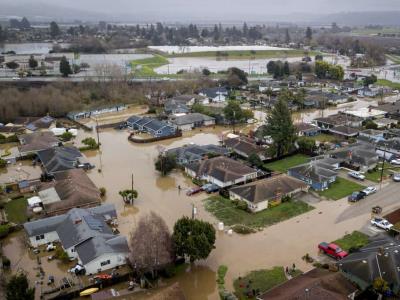 lluvias-e-inundaciones-azotan-a-celebridades-en-california