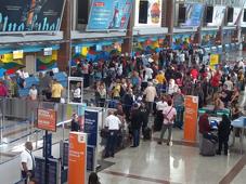 aeropuerto-las-americas-presenta-retrasos-en-vuelos-luego-de-fallo-en-el-sistema-informatico-en-eeuu