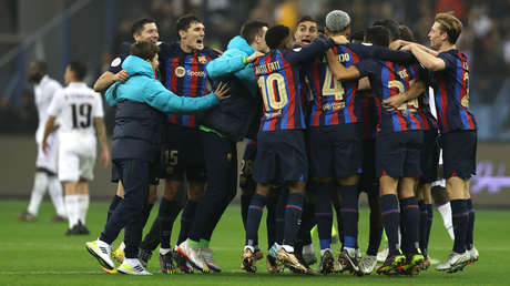 El F.C. Barcelona derrota al Real Madrid y se lleva la Supercopa, el primer título del año