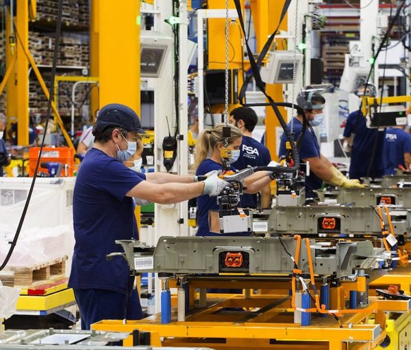 España se mantiene como segundo fabricante europeo de coches pese al avance checo