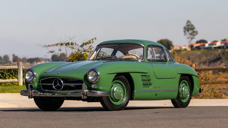 car-of-the-week:-mercedes-made-only-one-300-sl-in-this-rare-green-now-it-could-fetch-$22-million.