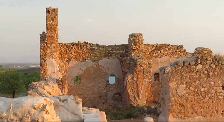 ruins-of-600-year-old-convent-in-spain-hid-much-older-secret-—-a-three-toed-footprint