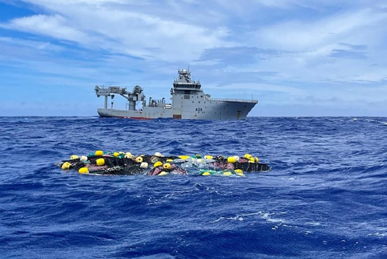 3.5-tons-of-cocaine-worth-over-$300-million-discovered-floating-in-the-pacific-ocean,-new-zealand-authorities-say