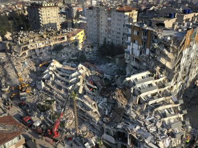 Doce detenidos por derrumbe de edificios tras terremoto