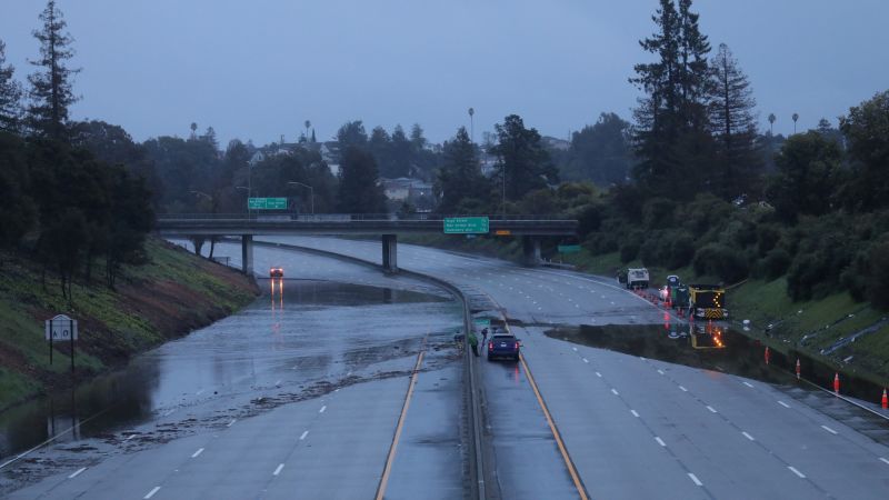 California enfrenta inundaciones persistentes durante el fin de semana después de rondas de tormentas mortales