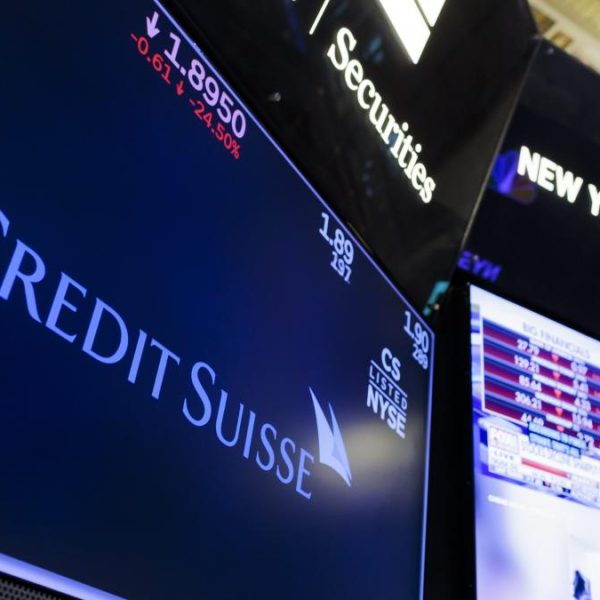 El desplome de Credit Suisse provoca de nuevo el pánico en las bolsas europeas y el temor a un contagio sistémico
