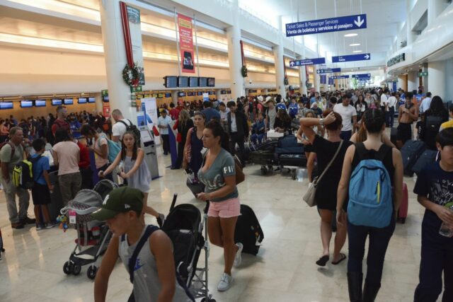 cancun:-echan-a-250-funcionarios-del-aeropuerto-por-agredir-turistas