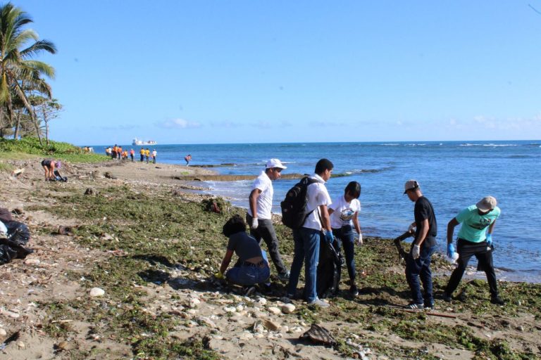 puerto-plata:-realizan-amplia-jornada-de-limpieza-de-playas