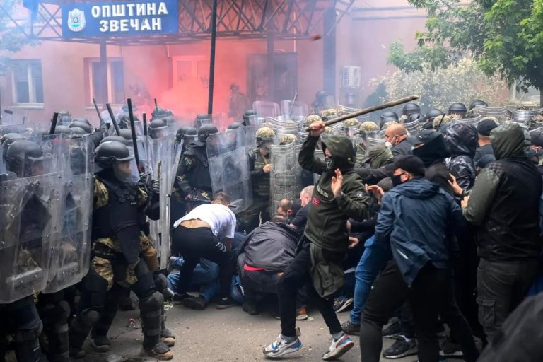 al-menos-50-heridos-entre-manifestantes-serbokosovares-y-fuerzas-otan