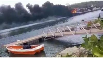 se-incendian-barcazas-en-muelle-de-puerto-plata