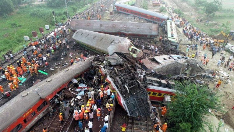suben-a-261-muertos-tras-accidente-de-trenes-en-la-india