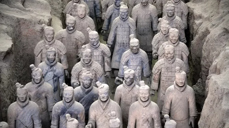 el-motivo-por-el-que-los-arqueologos-temen-entrar-a-la-tumba-del-primer-emperador-de-china