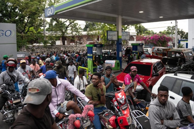 las-bandas-armadas-vuelven-a-generar-una-crisis-de-combustible-en-haiti
