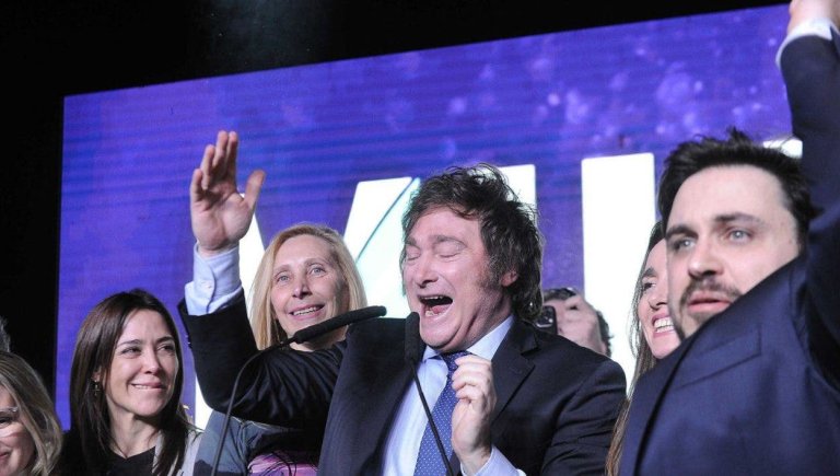 quien-es-javier-milei,-el-polemico-ultraderechista-electo-por-los-argentinos-para-sortear-la-crisis