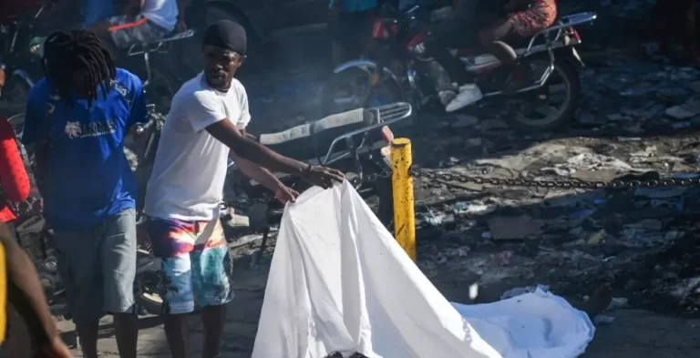 hallan-12-cuerpos-calcinados-en-la-capital-haitiana-tras-una-noche-de-enfrentamientos
