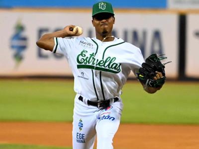 estrellas-derrotan-a-los-toros-lideradas-por-moreno-y-rosario