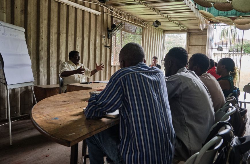 nafasi,-un-espacio-cultural-de-tanzania-para-forjar-nuevos-talentos:-“formamos-a-los-artistas-para-que-puedan-vivir-de-su-arte”